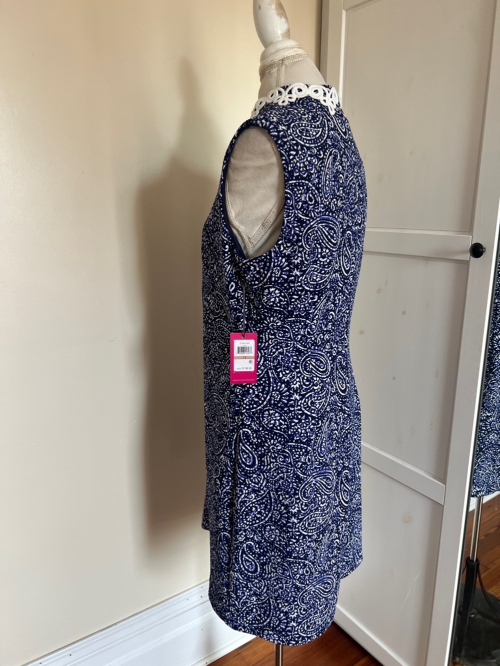 NWT Vince Camuto Navy and White Paisley Lace Statement Trim Shift Dress 12 - Picture 5 of 11